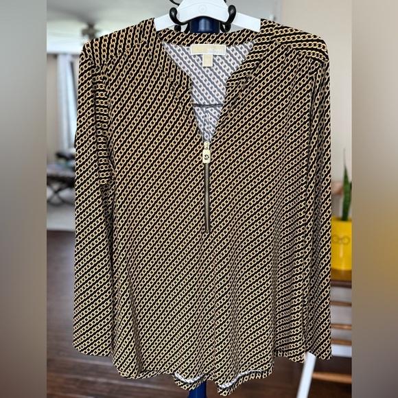Michael Kors Black and Gold Chain Pattern, V Neck & Zip top, XL - Picture 1 of 7